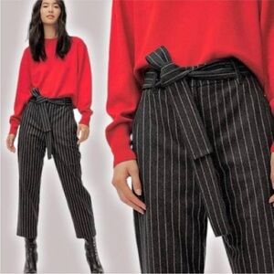 Aritzia Wilfred Jallade Wool
Cashmere Gray Pinstripe Crop
Pants Size 4